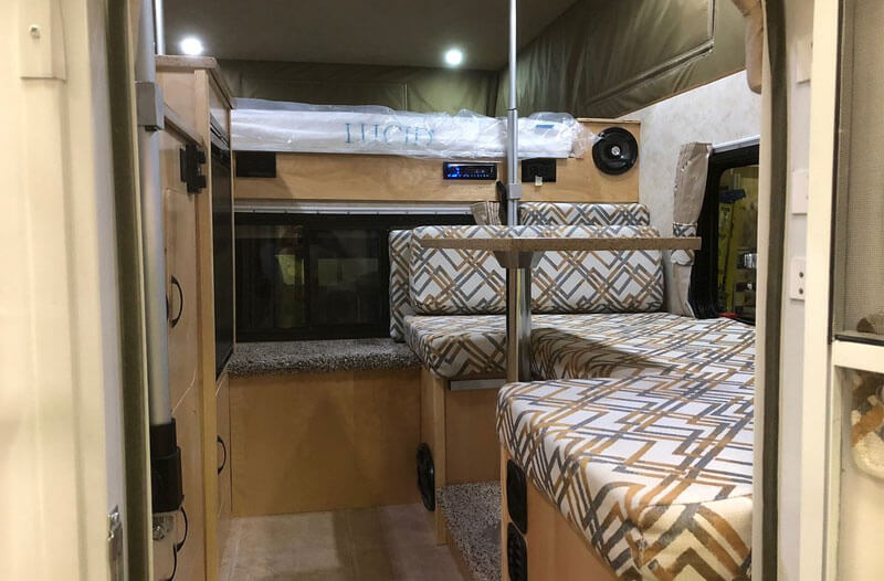 (2018) Ranger Custom Camper