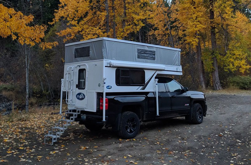 (2018) Chevy Custom Phoenix Camper Sleeps 5